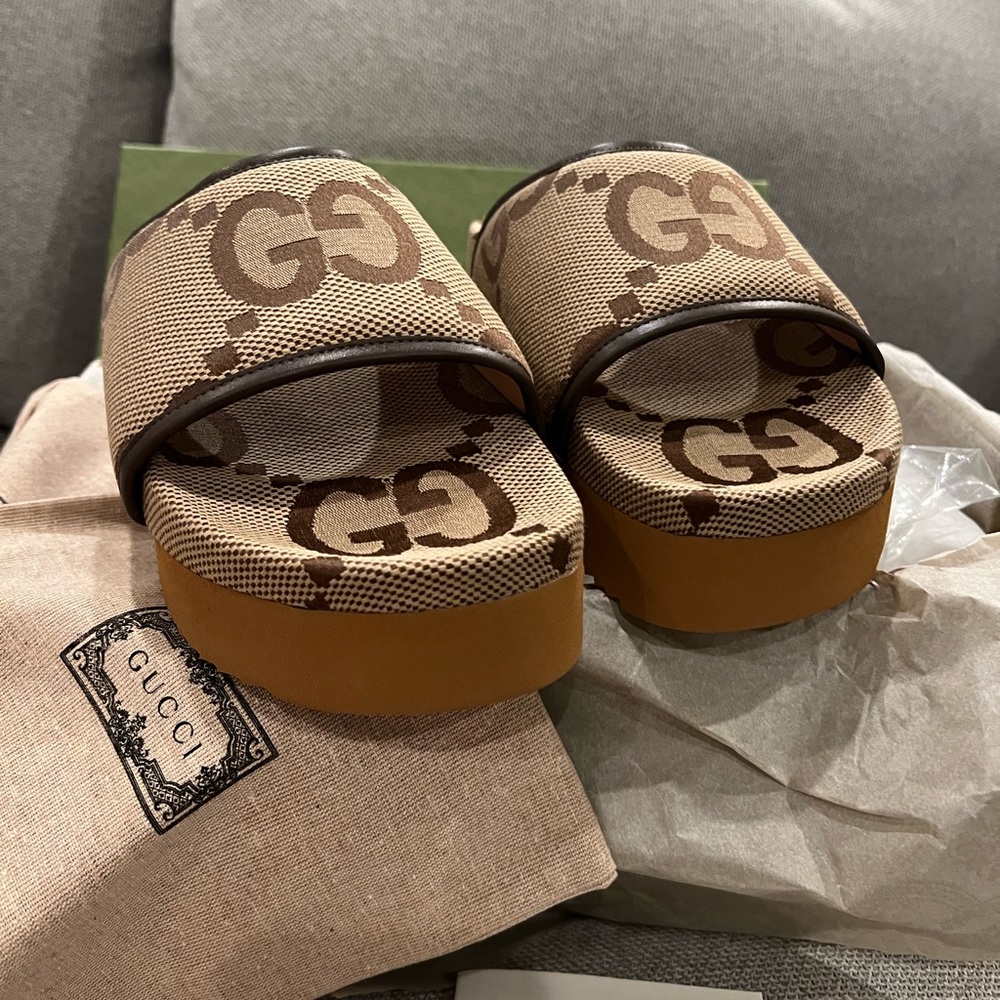 SOLD -NEW Gucci jumbo GG logo Angelina platform slides - Picture 10 of 14